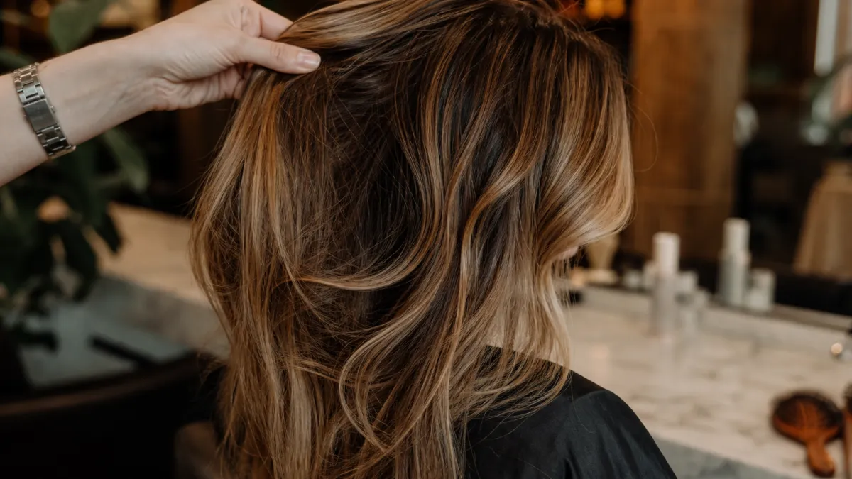 Couleur cheveux tendance 2026 : les teintes incontournables